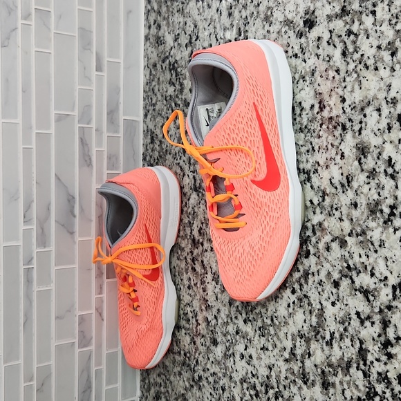 Women's Lava Glow Nike Training Zoom Fit Running Shoes 8.5 - 704658-601 sneakers - Picture 5 of 6
